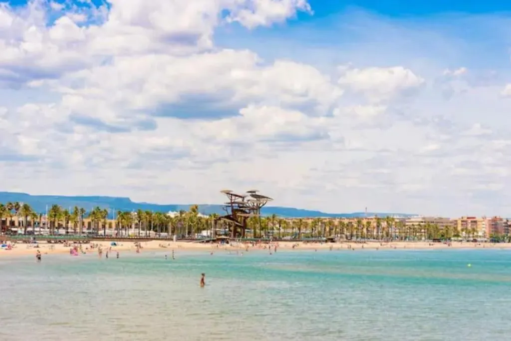 Lovely Apartment Next To The Beach La Pineda