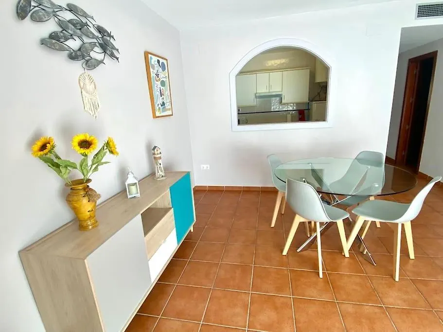 Lovely Apartment Next To The Beach La Pineda Spain
