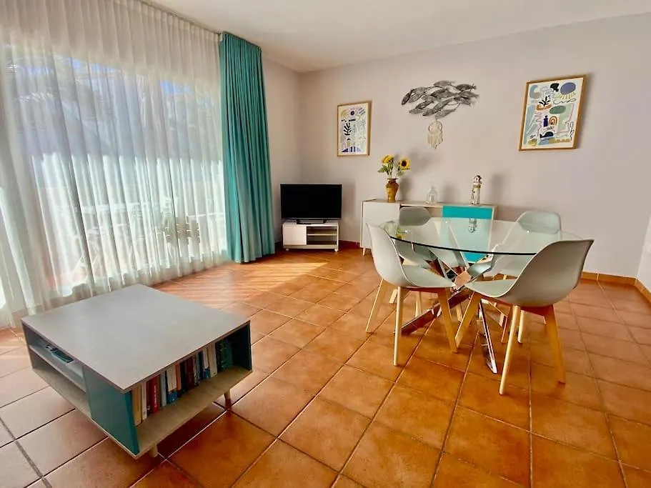 Lovely Apartment Next To The Beach La Pineda
