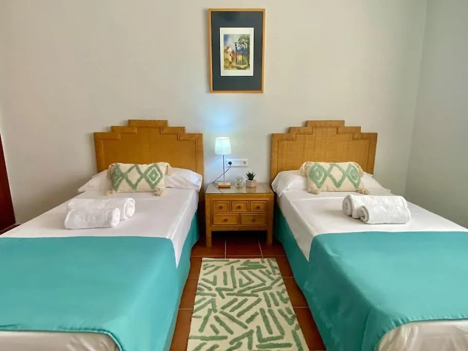 Lovely Apartment Next To The Beach La Pineda Spain