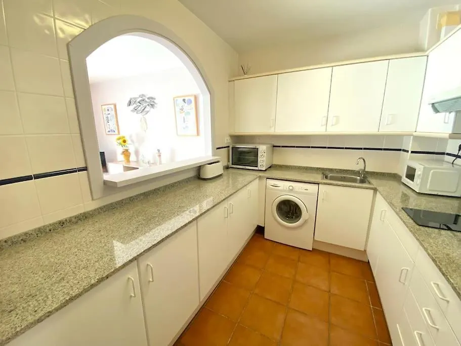 Lovely Apartment Next To The Beach La Pineda